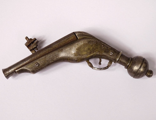 Petit Pistolet à Rouet Miniature Fer Forgé Ateliers Nuremberg Allemagne 16è