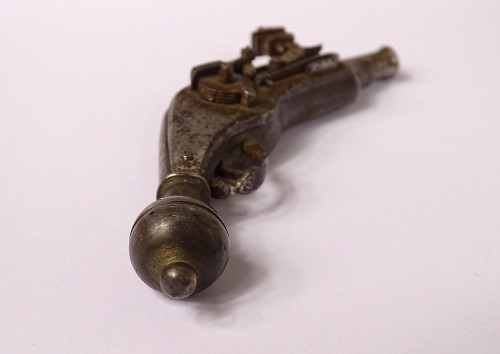 Petit Pistolet à Rouet Miniature Fer Forgé Ateliers Nuremberg Allemagne 16è