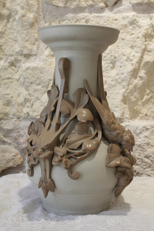 Vaso in gres con rondini e maschere, ceramica di Sarreguemines, fine XIX secolo