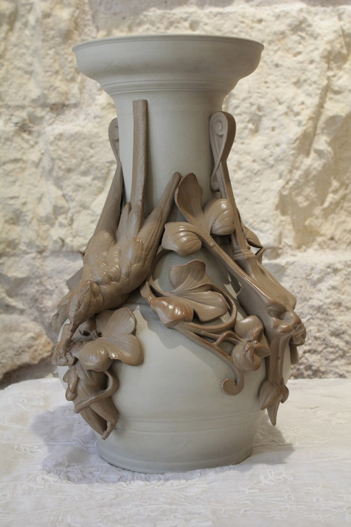 Vaso in gres con rondini e maschere, ceramica di Sarreguemines, fine XIX secolo