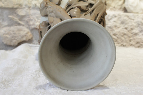 Vaso in gres con rondini e maschere, ceramica di Sarreguemines, fine XIX secolo