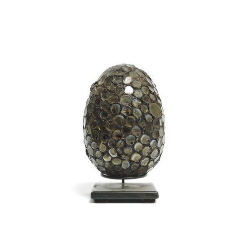 Egg sculpture by Line VAUTRIN