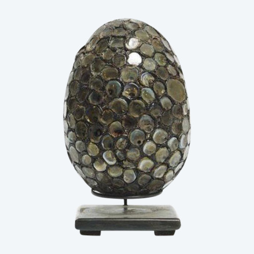 Egg sculpture by Line VAUTRIN