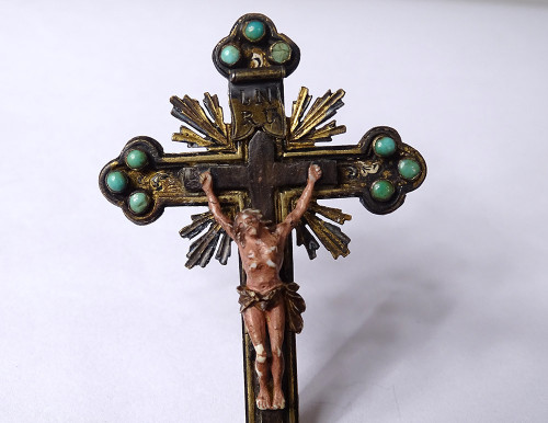 Piccolo Crocifisso Austria Vienna Argento smaltato Cristo turchese XIX secolo