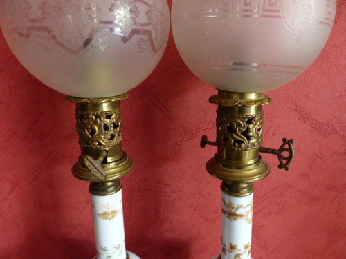 coppia di lucerne opaline del XIX secolo