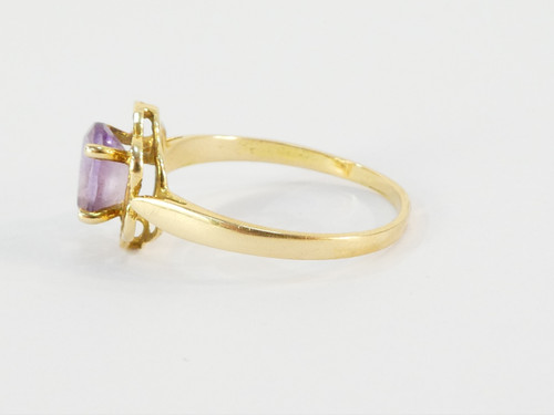 Bague en OR jaune 18 carats avec amethyste