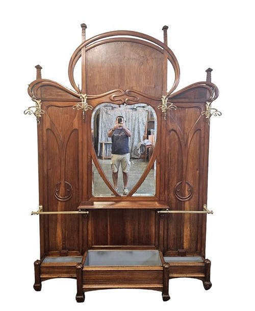 Important Vestiaire Art Nouveau "Coups de Fouet"