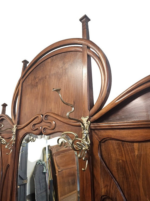 Important Vestiaire Art Nouveau "Coups de Fouet"