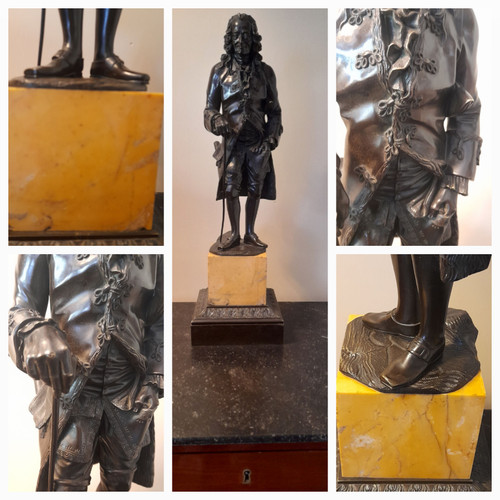 Voltaire (1694~1778) Bronzo patinato su base in marmo di Siena 