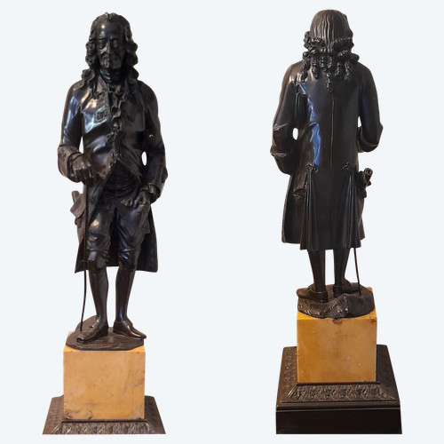 Voltaire (1694~1778) Bronzo patinato su base in marmo di Siena 