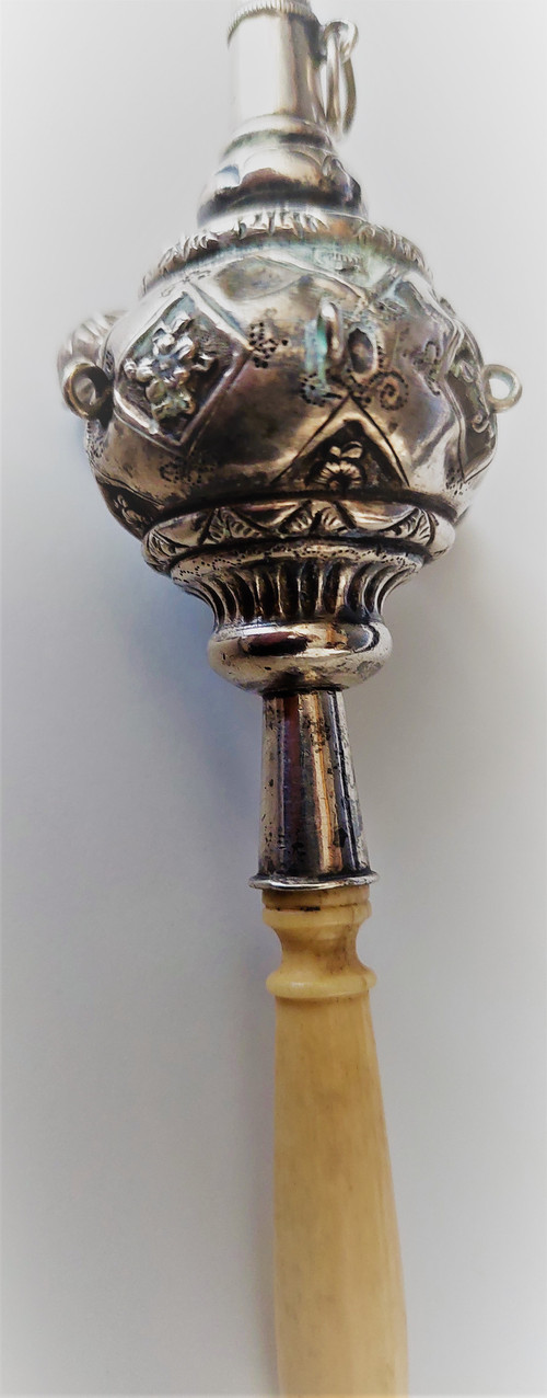Hochet siffleur en argent d'époque XIXème siècle