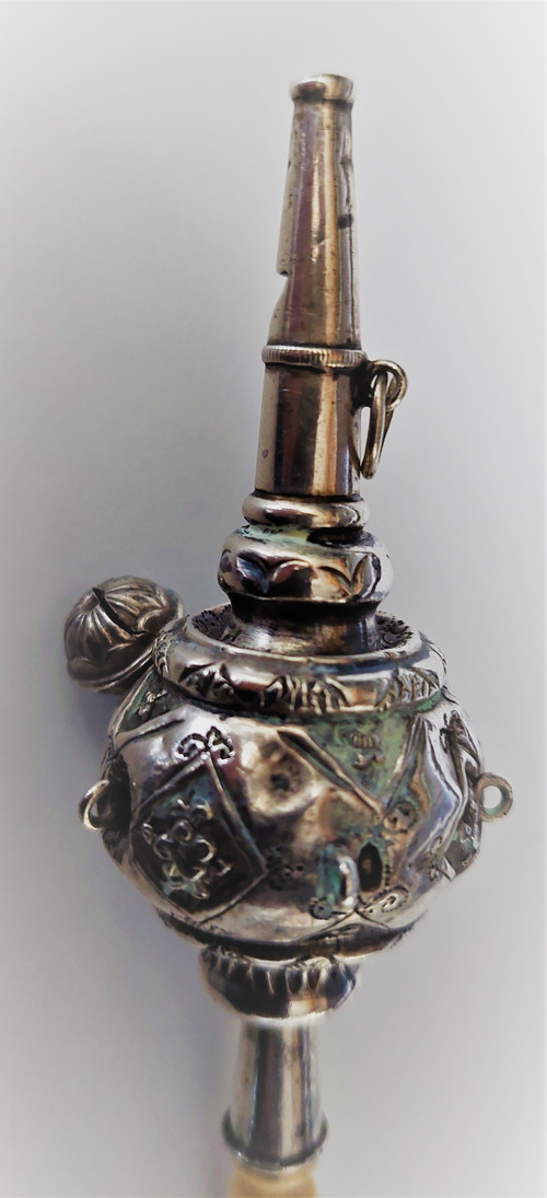 Hochet siffleur en argent d'époque XIXème siècle