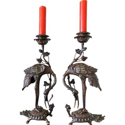 Coppia di candelieri in bronzo cesellato e patinato, Giappone Fine XIX secolo