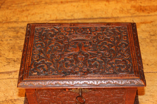 Coffret En Bois De Sainte Lucie - Atelier De César Bagard - XVII° century