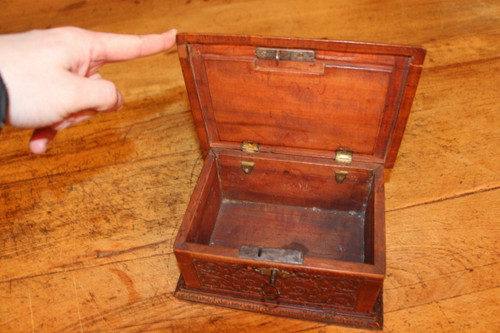 Coffret En Bois De Sainte Lucie - Atelier De César Bagard - XVII° century
