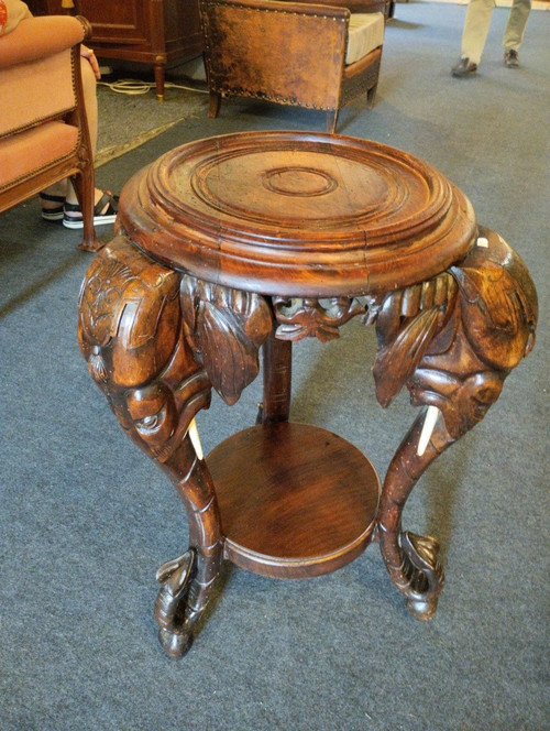 Sellette - Noyer- Tripode- Louis Majorelle - Têtes d'éléphants - v. 1880.