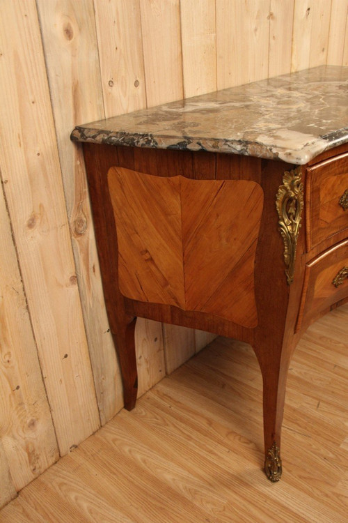 Louis XV period Sauteuse chest of drawers