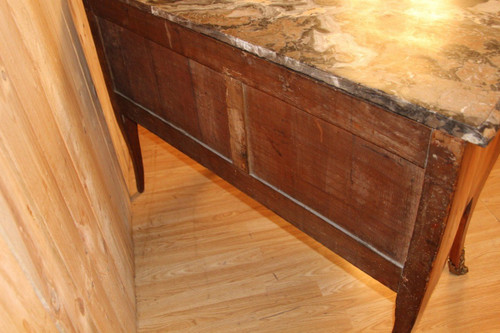 Louis XV period Sauteuse chest of drawers