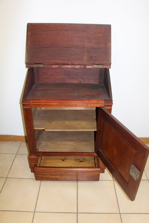 Louis Philippe Period Lectern Furniture Debut 19th Century in mahogany