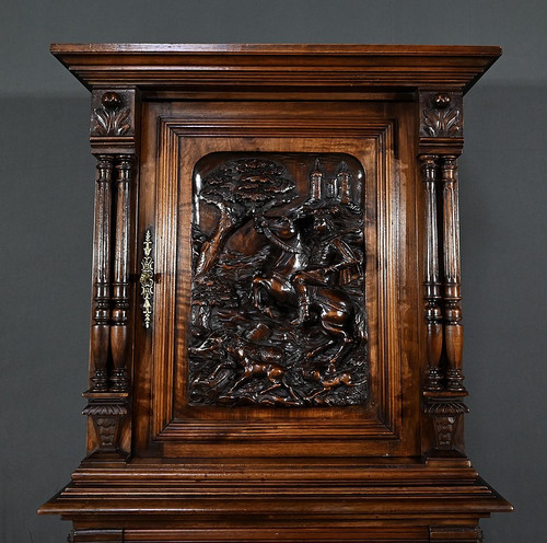 Rare Petit Cabinet Renaissance en Noyer Massif – 2ème partie XIXe