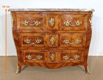 Commode Tombeau en Marqueteries de Bois Régionaux, époque Louis XIV – XVIIIe