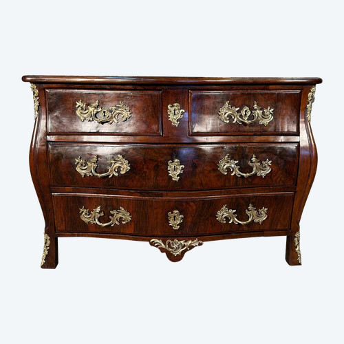 Cassettone in noce Luigi XV del XVIII secolo