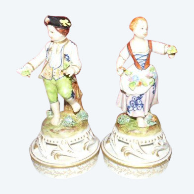 Paire de sujet décoratif personnages signée de Meissen