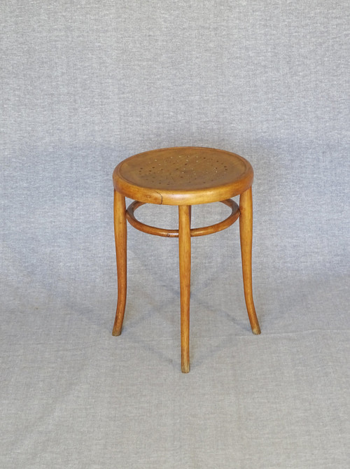 Bistro stool, wooden seat, star circa 1925 No Thonet