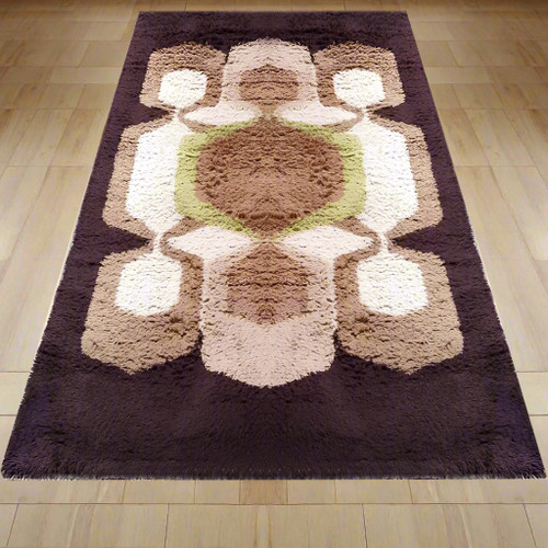 1970s Stunning Space Age Rug in Wool. Made in Italy