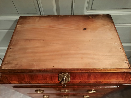 Cassetto settimanale intarsiato di epoca Luigi XVI.