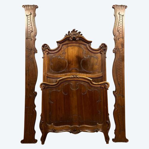 Letto centrale Rocaille in stile Luigi XV, in noce, 1880 ca.