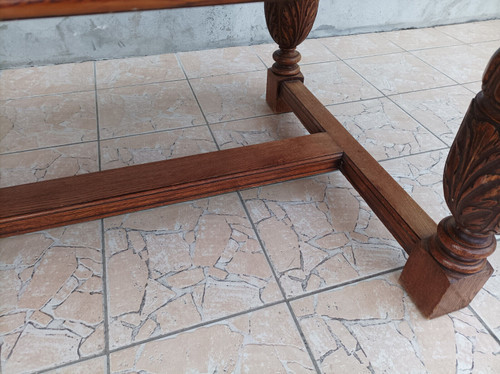Table style Renaissance en chêne