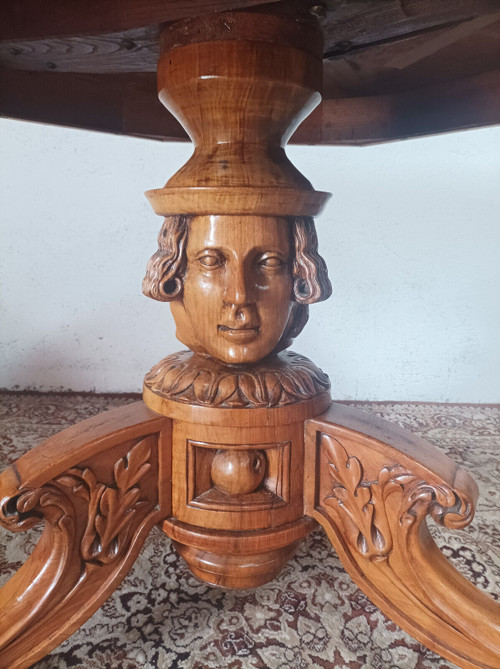 Table de milieu octogonale Napoléon III en noyer marqueté