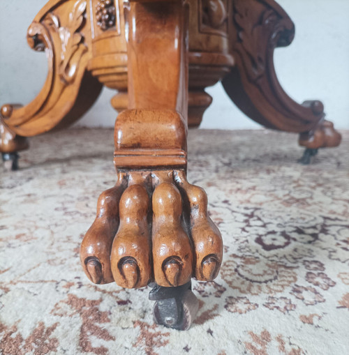 Table de milieu octogonale Napoléon III en noyer marqueté