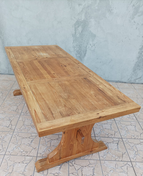 Solid pine farm table