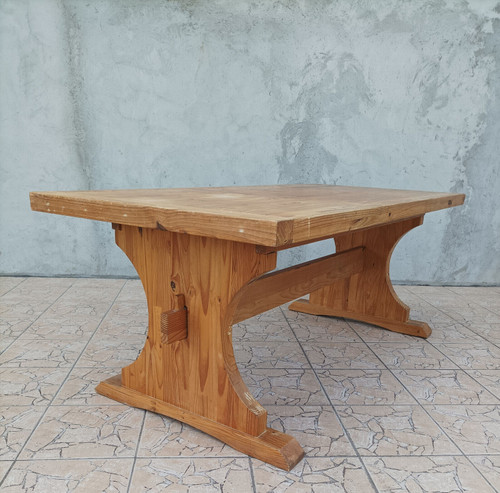 Solid pine farm table