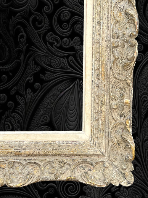 CADRE ANCIEN MONTPARNASSE EN BOIS SCULPTÉ PATINÉ POUR PEINTURE 47 cm x 38,5 cm