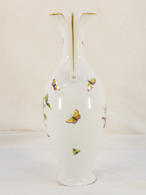 Amphora vase with double handles in white porcelain