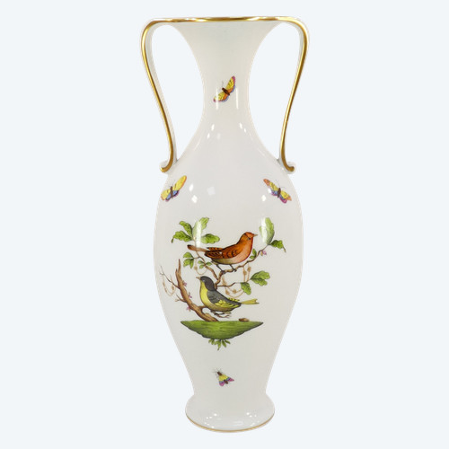 Amphora vase with double handles in white porcelain