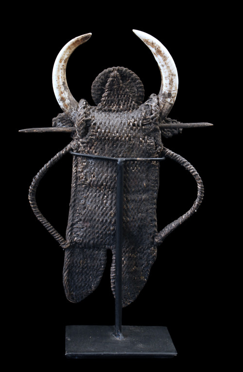 Abelam mouth ornament called Karawut