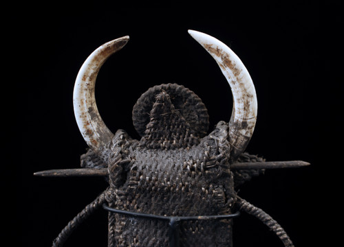 Abelam mouth ornament called Karawut