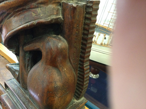 Scultura in legno in omaggio