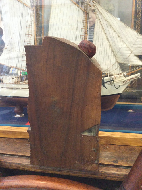 Scultura in legno in omaggio