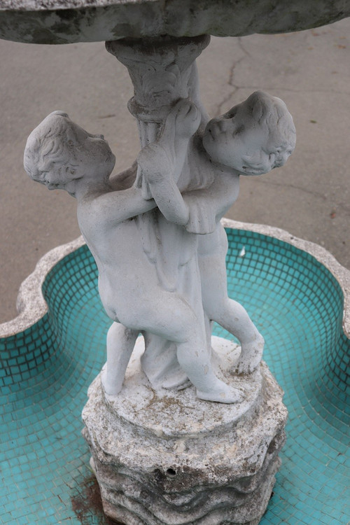 Fontaine De Jardin Néoclassique Avec Statue