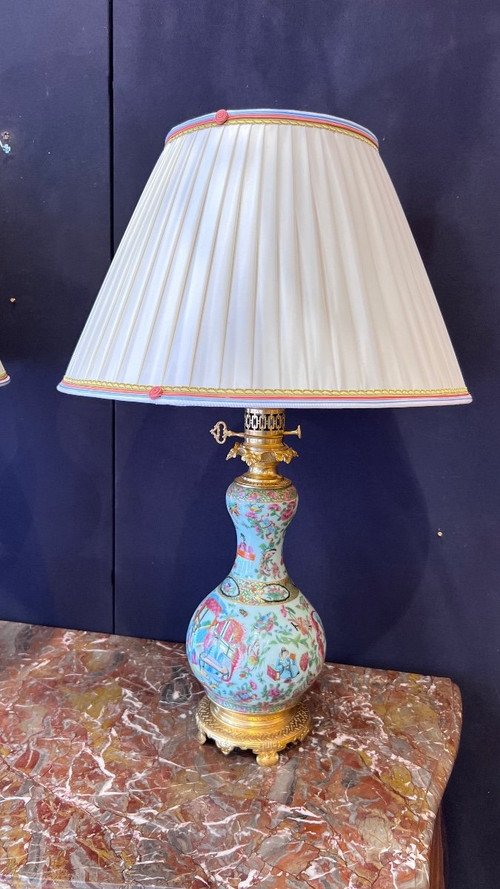 Coppia di lampade in porcellana di Canton