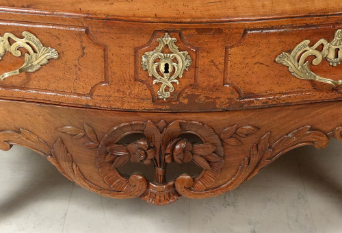 Commode Sauteuse Provençale Noyer Sculpté Marbre Gris Bronze Doré XVIIIème
