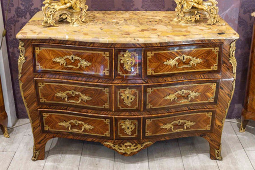 Commode D’époque Louis XV Estampillée De  Dubois