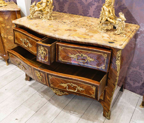 Commode D’époque Louis XV Estampillée De  Dubois