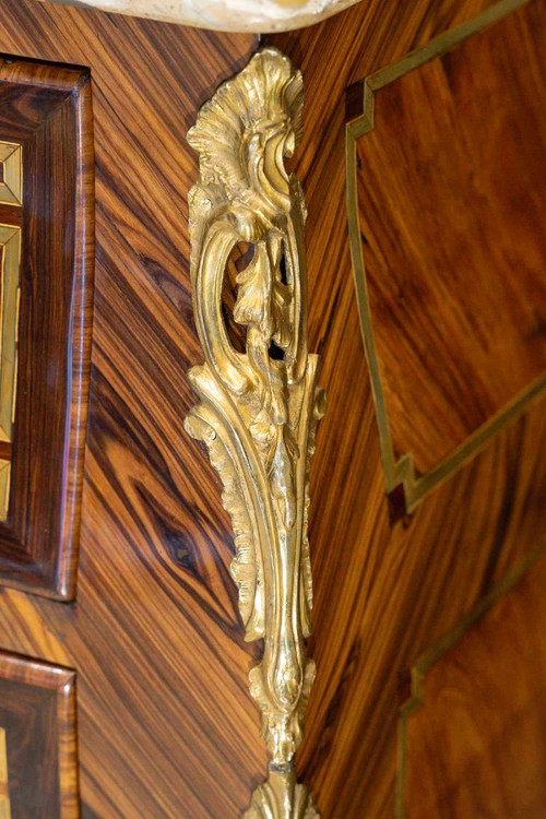Commode D’époque Louis XV Estampillée De  Dubois