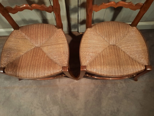 Pair of low cherry changing chairs from the 19th century.